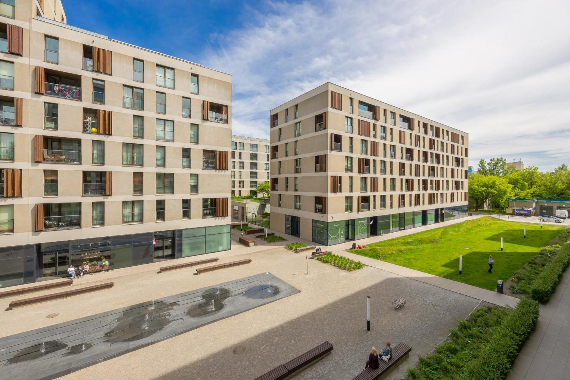 Cozy Apartments With Parking In The 19Th District By Noclegi Renters Варшава Экстерьер фото